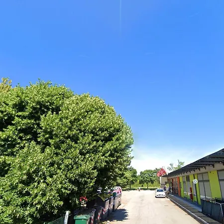 Via Ermanno 70 * Мирано